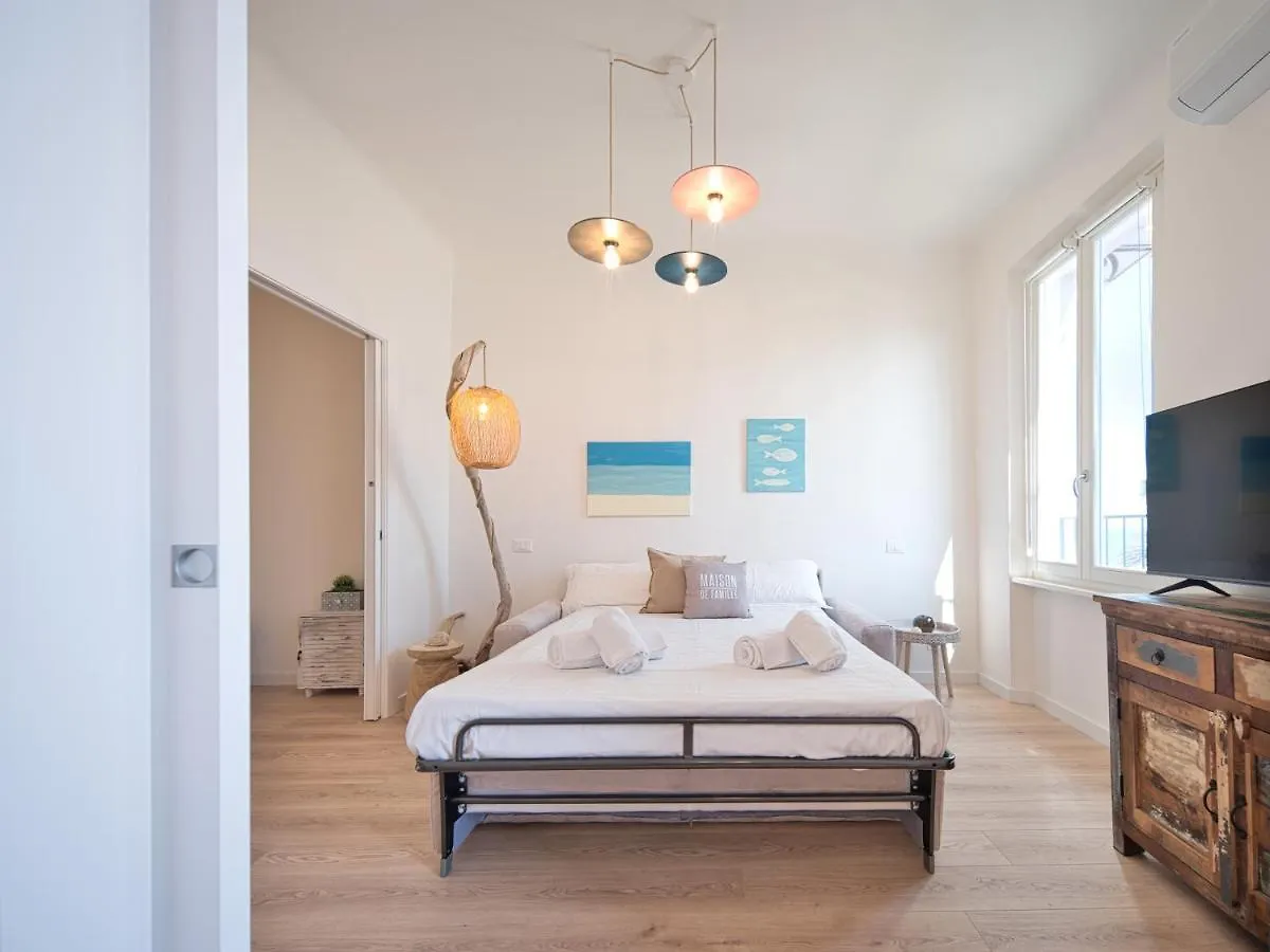 Medusa Apartment - Lungomare Finale Ligure